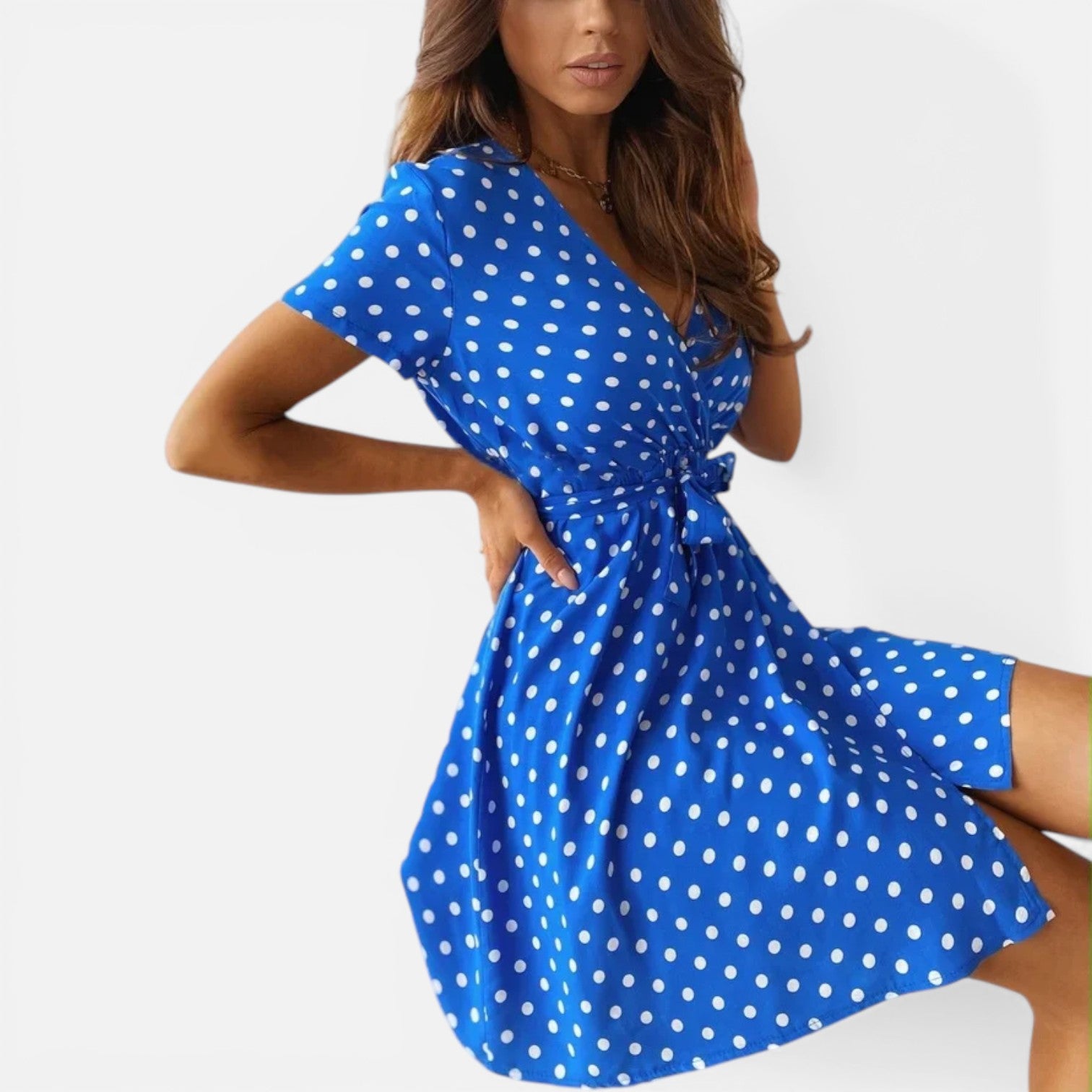 Atelier Rivelle | Robe femme à pois manches courtes col V ceinturée été